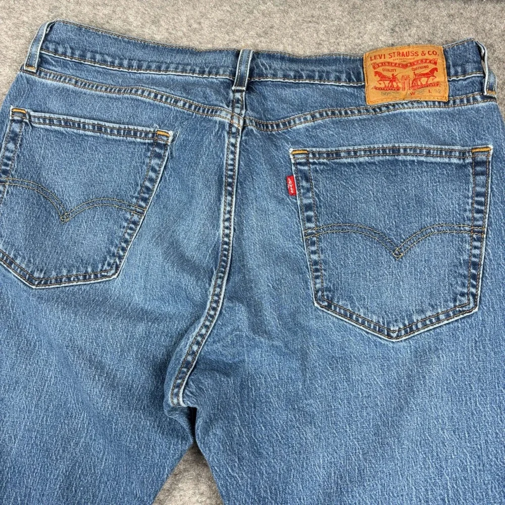 Levi's 505 Jeans Mens 36x32 Straight‎ Leg Regular Fit Medium Wash Blue Denim